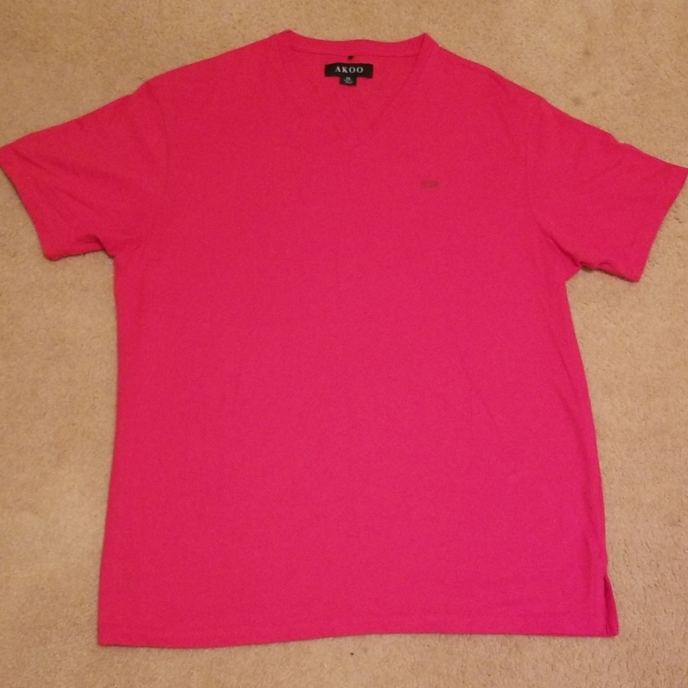 Akoo XL Red V neck Tshirt